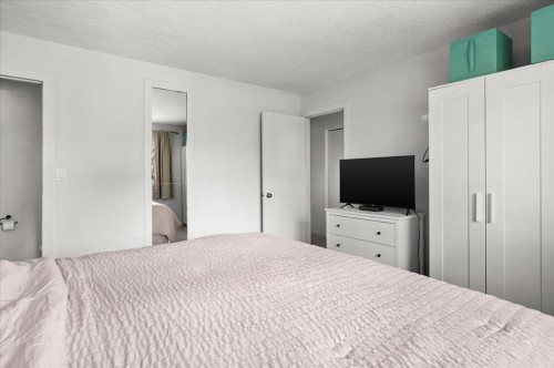 24 Midglen Drive Se, Calgary, AB 