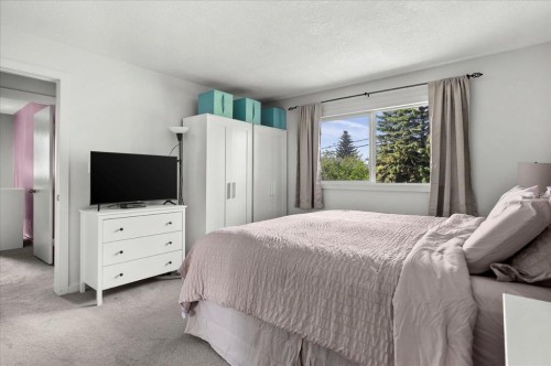 24 Midglen Drive Se, Calgary, AB 