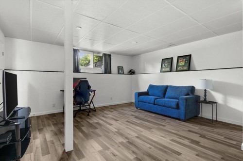 24 Midglen Drive Se, Calgary, AB 