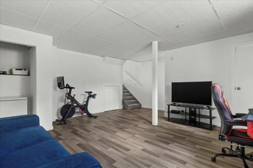 24 Midglen Drive Se, Calgary, AB 