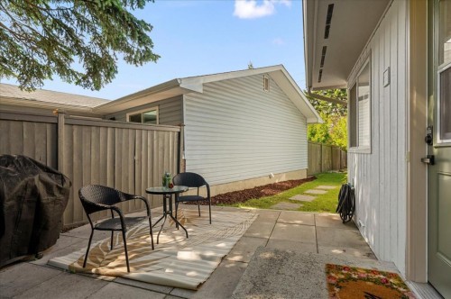 24 Midglen Drive Se, Calgary, AB 