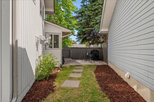 24 Midglen Drive Se, Calgary, AB 
