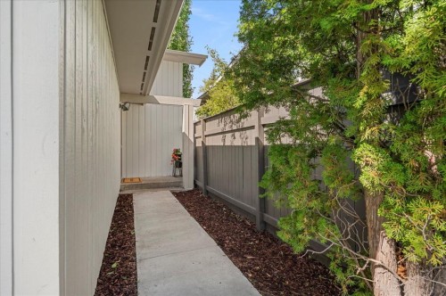 24 Midglen Drive Se, Calgary, AB 