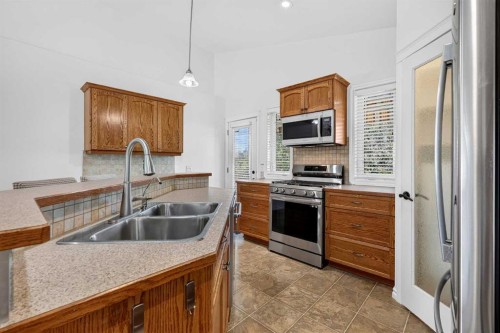 219 Hillcrest Boulevard, Strathmore, AB 
