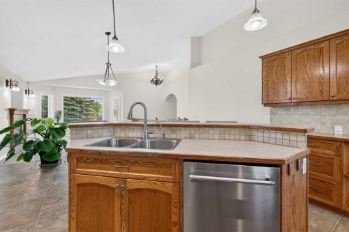 219 Hillcrest Boulevard, Strathmore, AB 