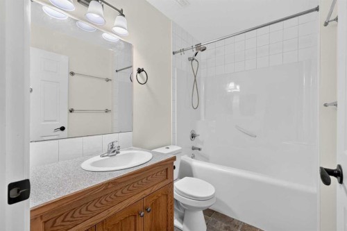219 Hillcrest Boulevard, Strathmore, AB 