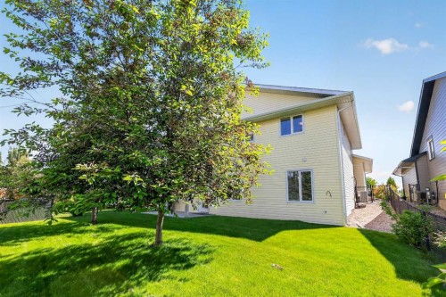 219 Hillcrest Boulevard, Strathmore, AB 