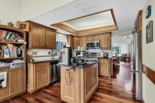 44 Valley Meadow Close Nw, Calgary, AB 