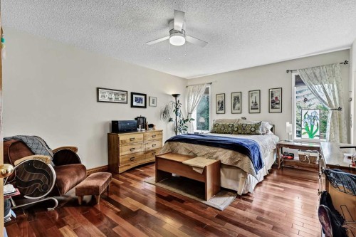 44 Valley Meadow Close Nw, Calgary, AB 