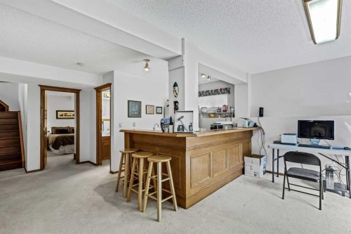 44 Valley Meadow Close Nw, Calgary, AB 