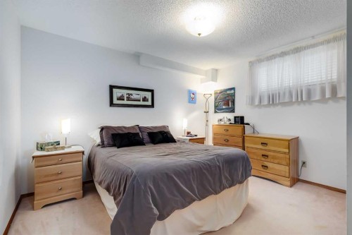 44 Valley Meadow Close Nw, Calgary, AB 