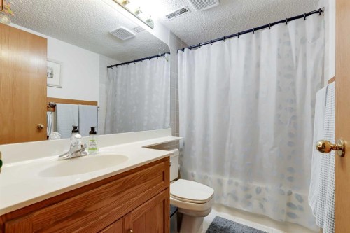44 Valley Meadow Close Nw, Calgary, AB 