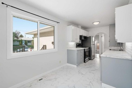 6119 Blackthorn Crescent Ne, Calgary, AB 
