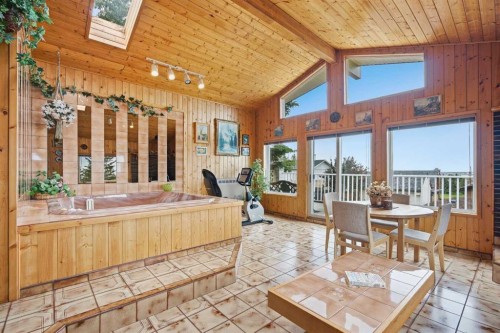 228 Norfolk Road Nw, Calgary, AB 