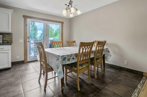 12 Robinson Drive, Okotoks, AB 