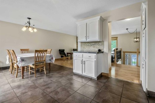 12 Robinson Drive, Okotoks, AB 