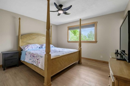 12 Robinson Drive, Okotoks, AB 