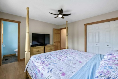 12 Robinson Drive, Okotoks, AB 