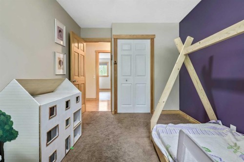 12 Robinson Drive, Okotoks, AB 