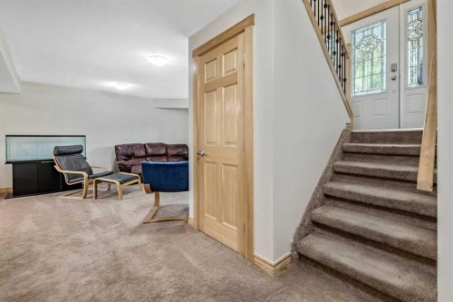 12 Robinson Drive, Okotoks, AB 