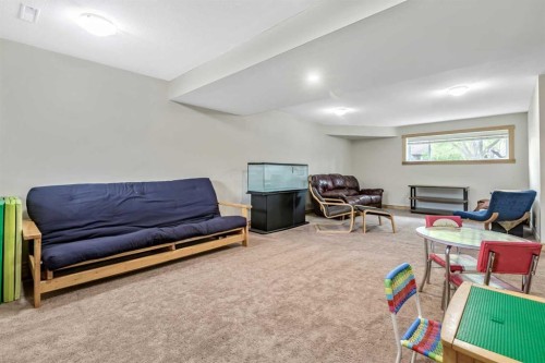 12 Robinson Drive, Okotoks, AB 