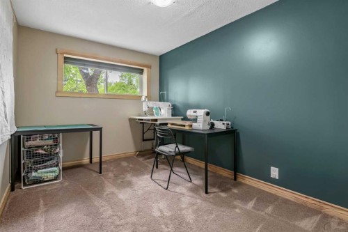 12 Robinson Drive, Okotoks, AB 