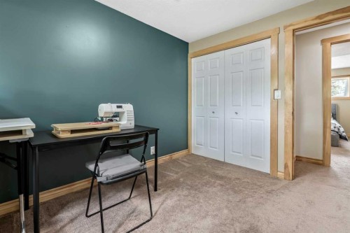 12 Robinson Drive, Okotoks, AB 