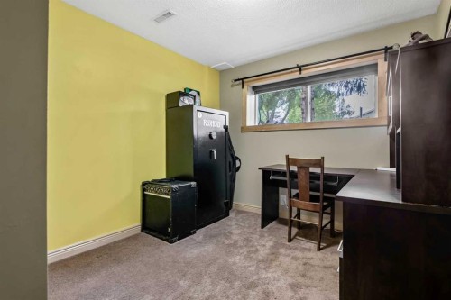 12 Robinson Drive, Okotoks, AB 