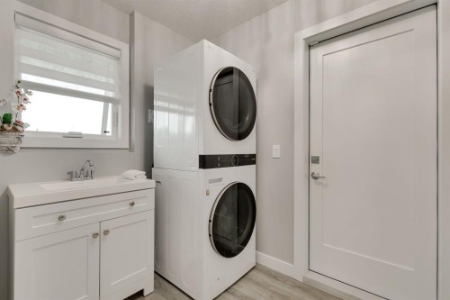 185 Riverwood Crescent, Diamond Valley, AB 