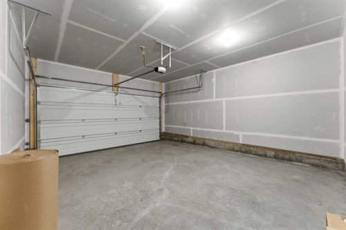 1500-15 Coopersfield Link, Airdrie, AB 