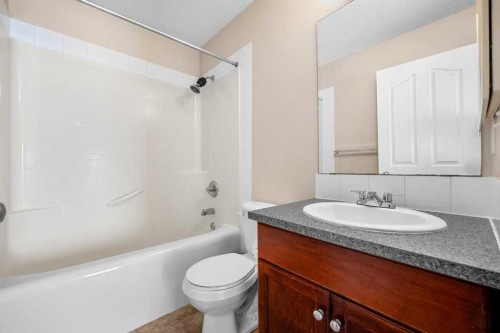 44 Everridge Way Sw, Calgary, AB 