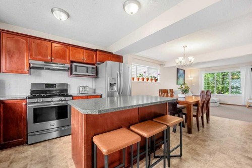 44 Everridge Way Sw, Calgary, AB 