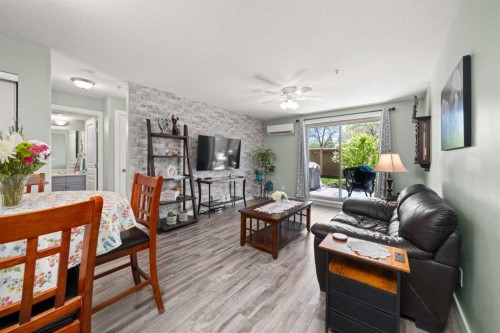 114-30 Cranfield Link Se, Calgary, AB - Indoor Photo Showing Living Room