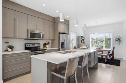 2101-5305 32 Avenue SW Calgary, AB T3E 8A2