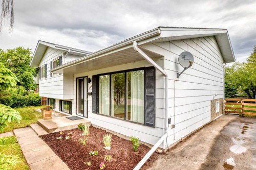 5606 51 Street, Olds, AB 