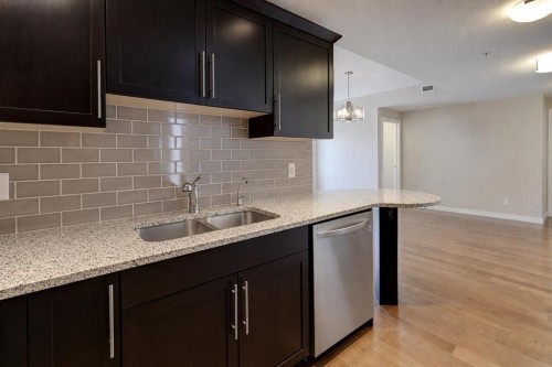 810-16 Varsity Estates Circle Nw, Calgary, AB 