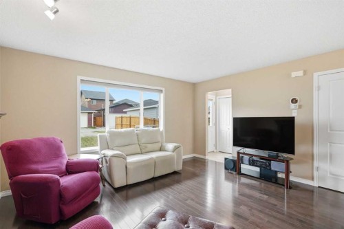 383 Fireside Place, Cochrane, AB - Indoor Photo Showing Living Room