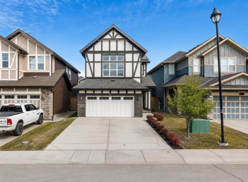 6 Kingsbury Close SE Airdrie, AB T4A 0R3