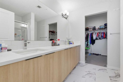 3304-33 Carringham Gate Nw, Calgary, AB 