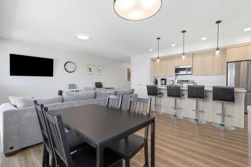 3304-33 Carringham Gate Nw, Calgary, AB 
