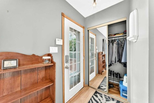 7312 + 7314 36 Avenue Nw, Calgary, AB 