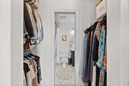 301-2121 98 Avenue Sw, Calgary, AB - Indoor With Storage