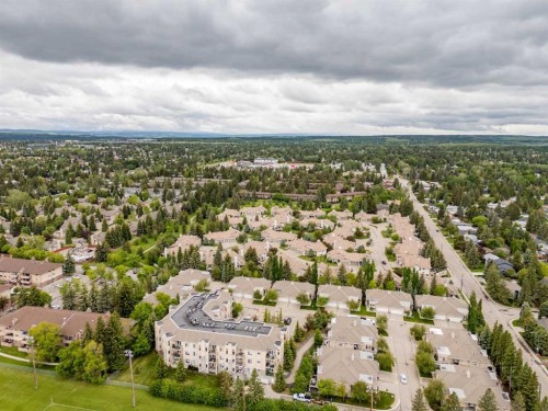 301-2121 98 Avenue Sw, Calgary, AB - Outdoor With View