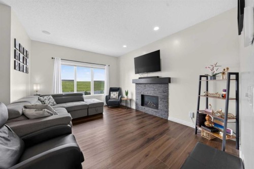 665 Copperpond Boulevard Se, Calgary, AB 