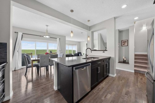 665 Copperpond Boulevard Se, Calgary, AB 