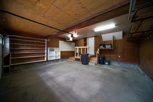 329 Springmere Way, Chestermere, AB - Indoor Photo Showing Garage