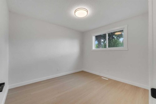 3410 30A Avenue Se, Calgary, AB 