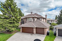 448 Mckenzie Lake Bay SE Calgary, AB T2Z 2H4