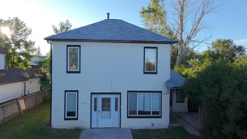 2114 22 Street  Nanton, AB T0L 1R0