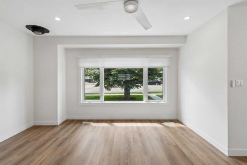 5020 47A Avenue, Sylvan Lake, AB - Indoor Photo Showing Other Room